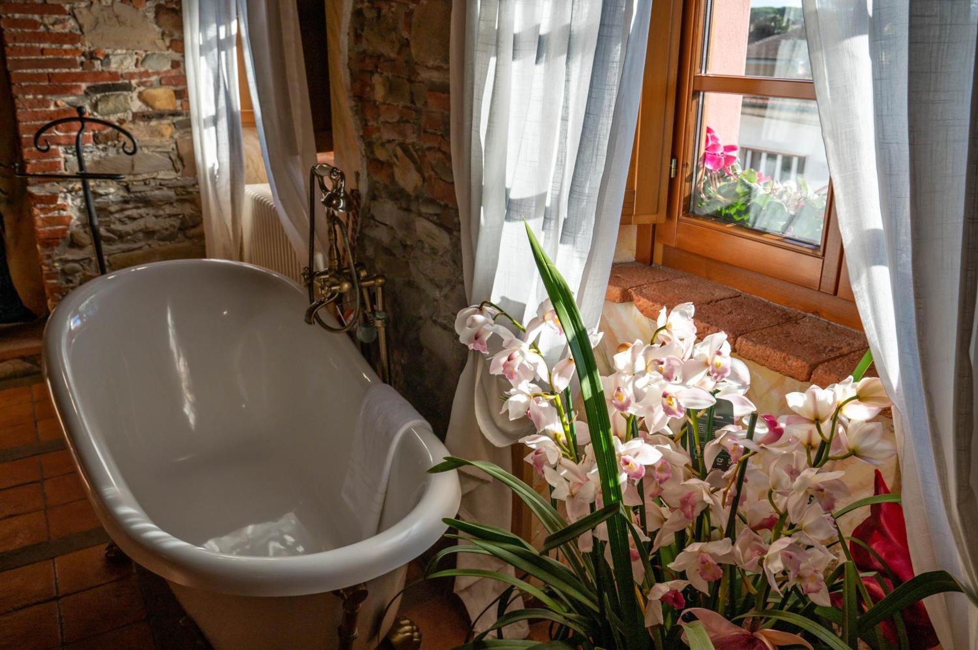 Luxury Corte Di Re Artu Lucca Exterior photo